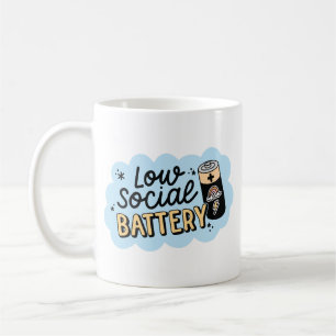 Caneca De Café Humor de Introvertido com Bateria Social Baixa