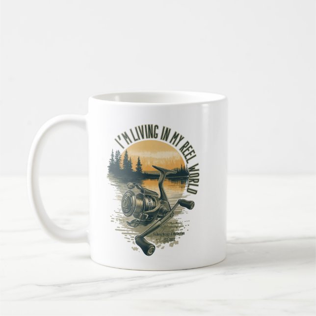 Caneca De Café I’m Living in My Reel World | Fishing lake  (Esquerda)