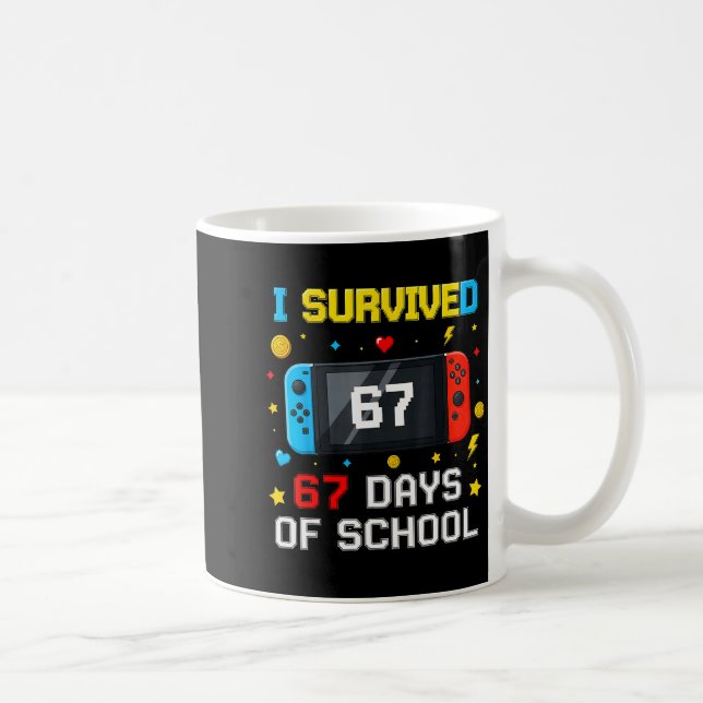Caneca De Café I Survived 67 Days Of School 67 Funny Teacher Squa (Direita)