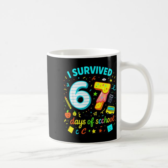 Caneca De Café I Survived 67 Days Of School Funny Meme Teacher St (Direita)