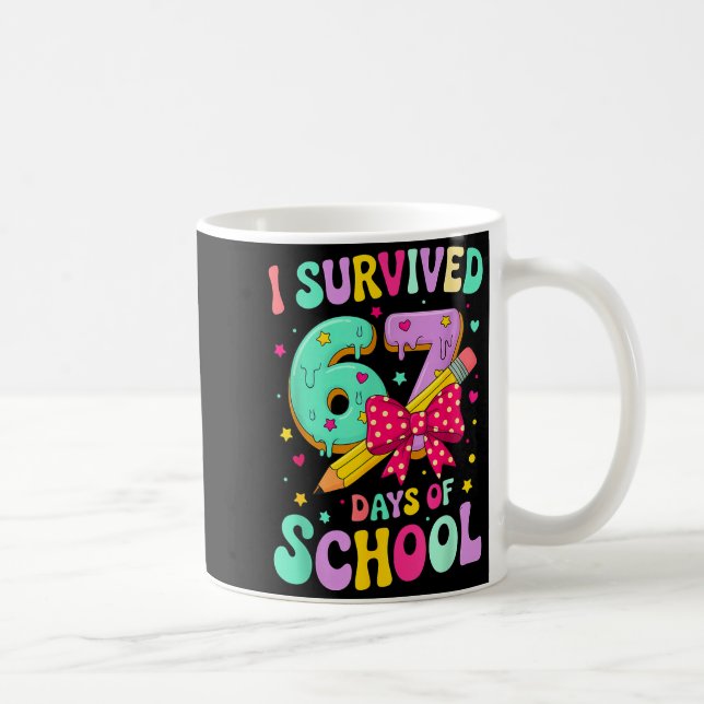 Caneca De Café I Survived 67 Days Of School Funny Meme Teacher St (Direita)
