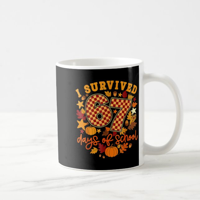 Caneca De Café I Survived 67 Days Of School Retro Teacher Thanksg (Direita)