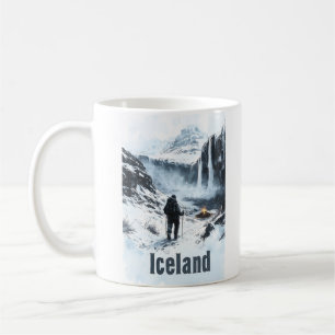 Caneca De Café Ilustração de Paisagem Islandesa e um Mochileiro