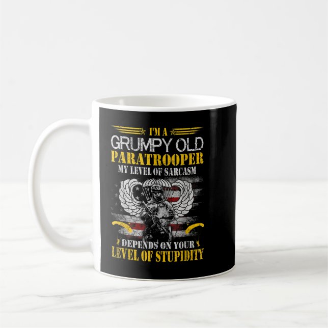 Caneca De Café I'm A Grumpy Old Paratrooper Flag Tshirt, Veterans (Esquerda)