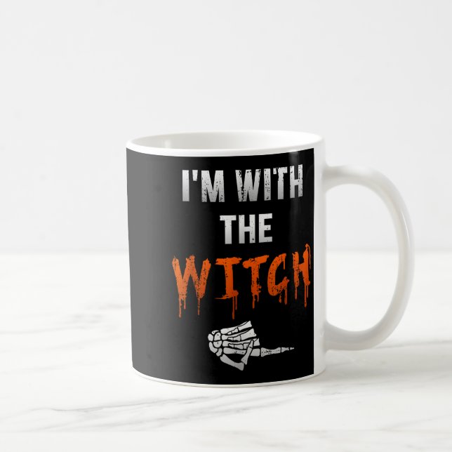 Caneca De Café I'm With Witch Skeleton Hand Funny Halloween Husba (Direita)
