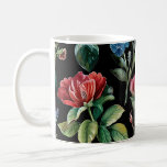 Caneca De Café Imagem Botânica de Elegância Vintage Preta<br><div class="desc">Ponha o estilo com a nossa caneca "Vintage Botanical Elegance", projetada para elevar a sua rotina matinal a um ritual sereno. Esta linda caneca é agarrada com uma tapeçaria aquarela de flores inspiradas na safra, florescendo contra um elegante pano de fundo preto. É o presente perfeito para o entusiasta da...</div>