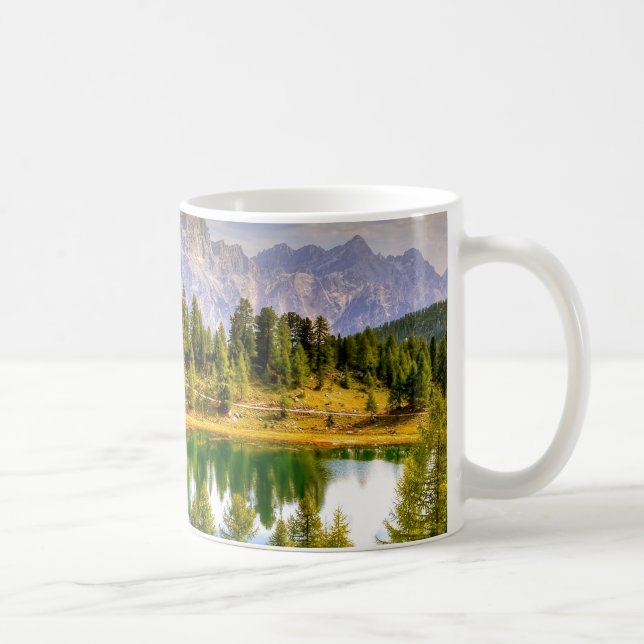 Caneca De Café Impressionante Vista Censal das Montanhas Dolomite (Direita)