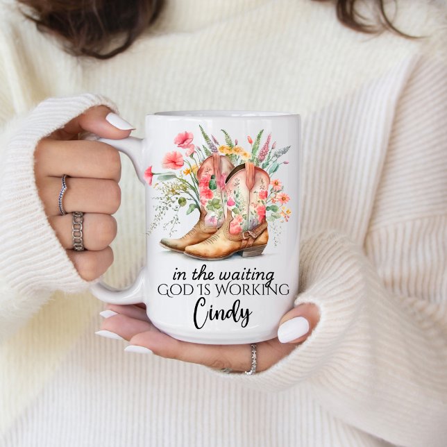Caneca De Café In the Waiting God is Working | Personalized Name  (Encourage the one you love with this beautiful God is Working quote. )