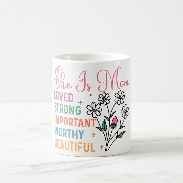 Caneca De Café Inspiracional Ela É Amada Pela Mãe (Centro)