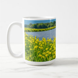 Caneca De Café Íris douradas inspirando o símbolo Fleur de Lis.