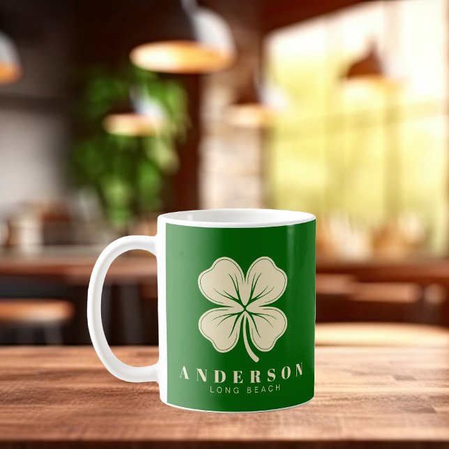 Caneca De Café Irish Lucky Four Folheto com Nome Verde (Criador carregado)