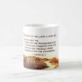 Caneca De Café Isaiah 61:1 O Espírito do Senhor está sobre mim,