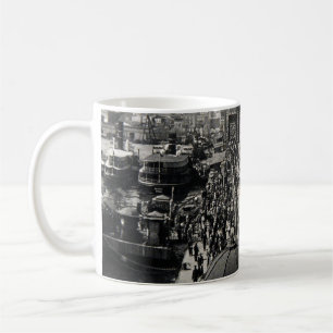 Caneca De Café ISTANBUL, TURQUIA - CIRCA 1900's :Vintage cityscap