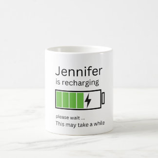 Caneca De Café Jennifer está recarregando o nome personalizado pe