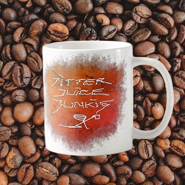 Caneca De Café Jitter Juice Junkie - arte de café em branco. (Criador carregado)