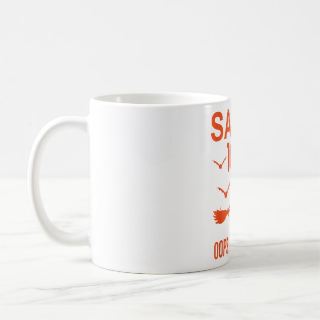 Caneca De Café Julgamentos De Bruxas De Salem 1692 Oops Um Hallow (Esquerda)