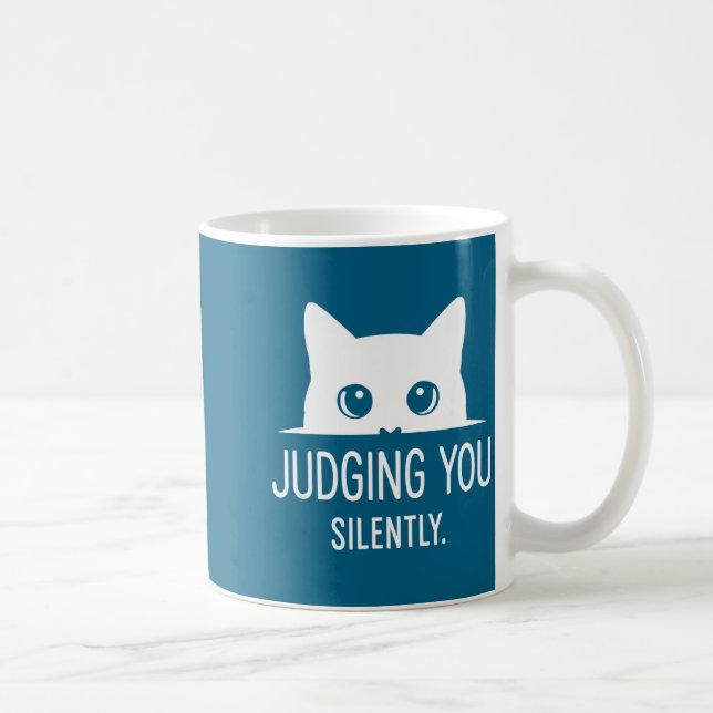 Caneca De Café Julgando Você Silenciosamente - Gato Engraçado (Direita)