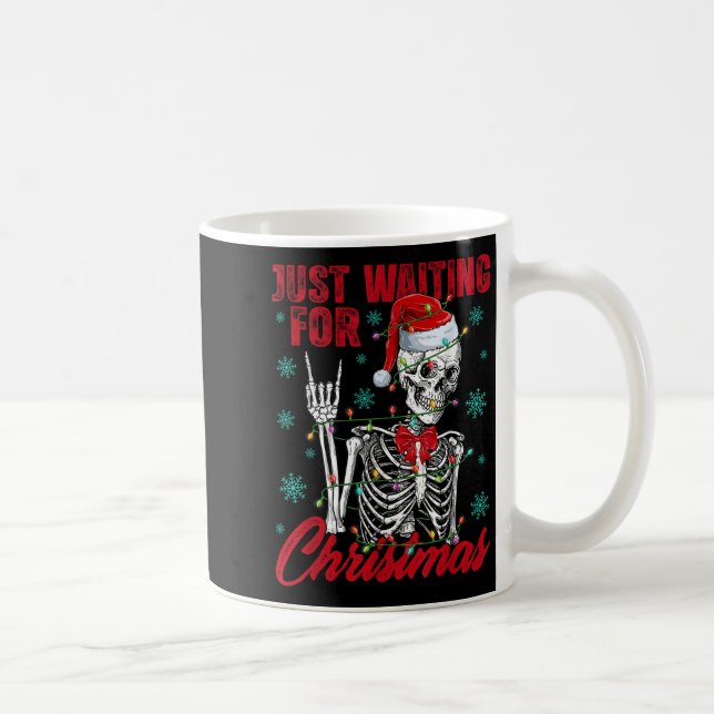 Caneca De Café Just Waiting For Christmas Skeleton Rock Hand Sign (Direita)
