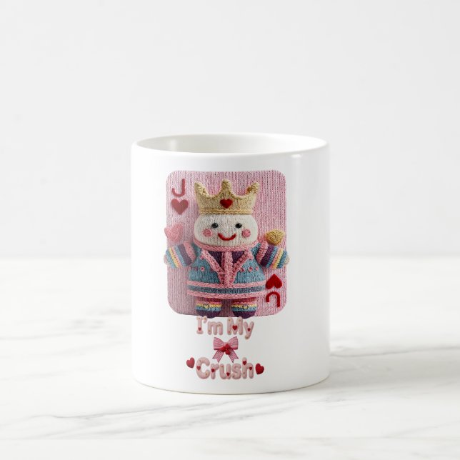 Caneca De Café Knitted Queen of Hearts Valentine Self-Love Doll (Centro)