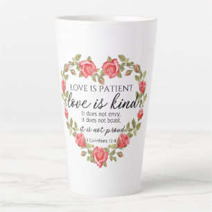 Caneca De Café Latte 1 Corintianos 13:4 O amor é o coração floral do pa