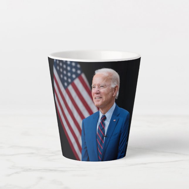 Caneca De Café Latte 2021 Joe Biden Presidente dos EUA Retrato (Frente)