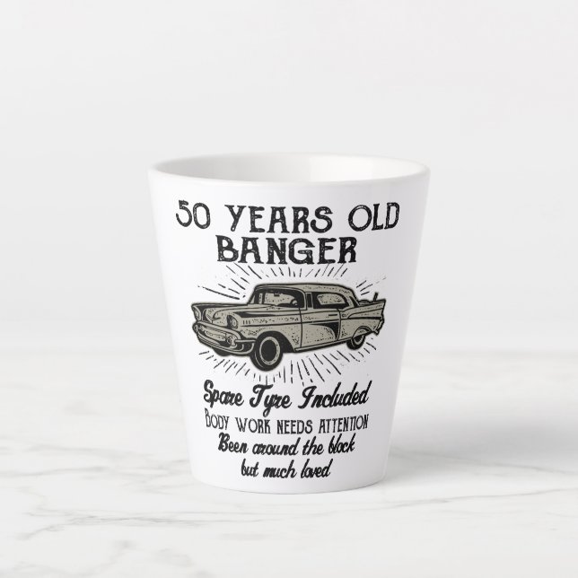 Caneca De Café Latte 50. º aniversário do carro-retrô Banger Data de ad (Frente)