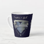 Caneca De Café Latte 6 Casamento Aniversário do Coração de Ferro Emblem<br><div class="desc">Procurando por aquele gráfico original único, 6 de aniversário de casamento projetado para ela? Então pode ser isso; meu coração emblema gráfico neste impressionante café azul impresso! Ela vai gostar de ter o ano todo também :)</div>