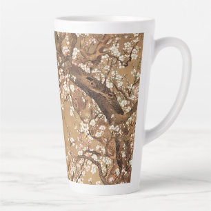 Caneca De Café Latte A ameixa japonesa floresce à lua