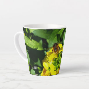 Caneca De Café Latte Abelhas nas Flores Amarelas