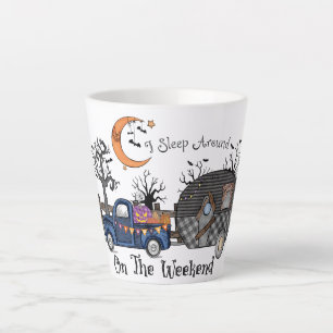 Caneca De Café Latte Acampamento de Dia de as Bruxas engraçado