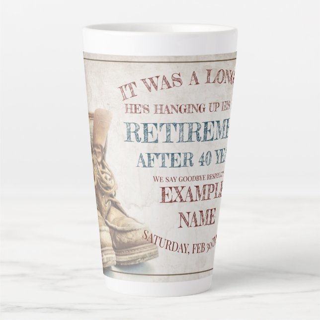 Caneca De Café Latte Anúncio de aposentação com botas antigas V2.0 (Frente)