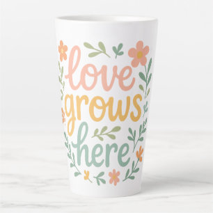 Caneca De Café Latte Arte de Tipografia Cottagecore Amor Cresce Aqui