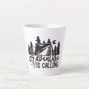 Caneca De Café Latte Aventura Está Chamando