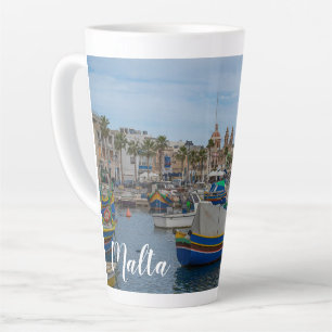 Caneca De Café Latte Barcos de pesca tradicionais coloridos em Malta