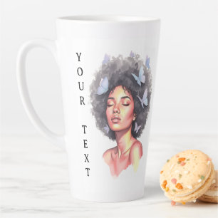 Caneca De Café Latte Beleza Afro com Borboletas – Retrato em Aquarela