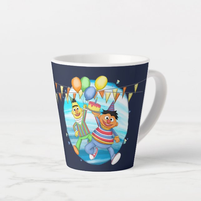 Caneca De Café Latte Bert e Ernie Birthday Balloons (Ângulo direito)
