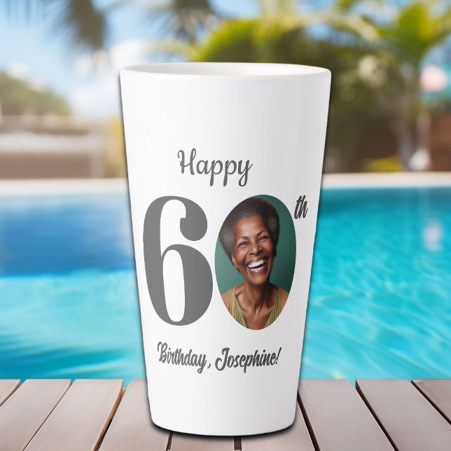 Caneca De Café Latte Bold Happy 60th Birthday Photo (Criador carregado)