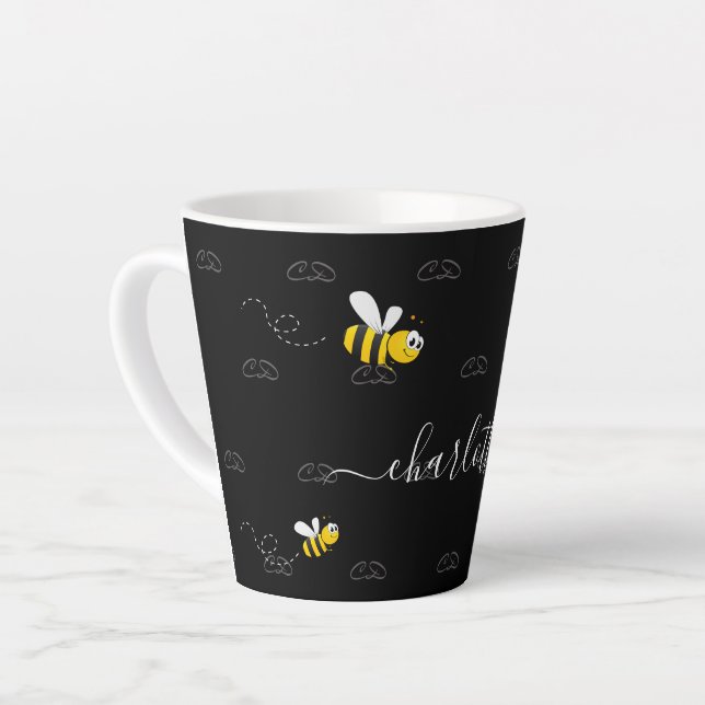 Caneca De Café Latte Bombus brancos negros e felizes monograma de humor (Ângulo esquerdo)