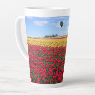 Caneca De Café Latte Campo de Tulipas Vermelho e Amarelo com Balão de A