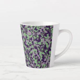 Caneca De Café Latte camuflagem abstrata verde e violeta desbotada