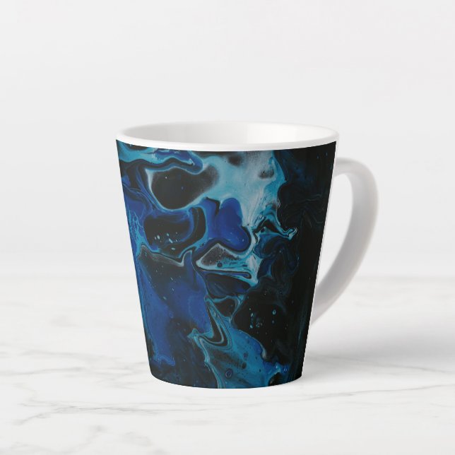 Caneca De Café Latte Caneca de latte com líquido psicodélico azul escur (Ângulo direito)