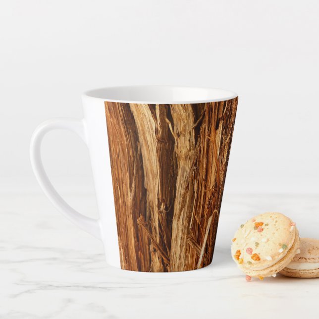 Caneca De Café Latte Cedar Textura de Latido de Madeira (In Situ)