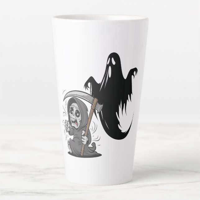 Caneca De Café Latte Ceifador assustado e fantasma. (Frente)