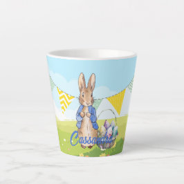 Caneca De Café Latte Cesta de Páscoa de coelho clássico personalizada