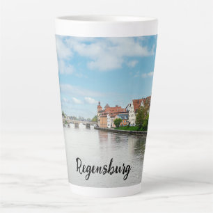 Caneca De Café Latte Cidade histórica de Regensburg, Alemanha