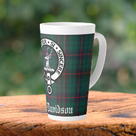Caneca De Café Latte Clan Davidson Crest Crachá e Tartan personalizável