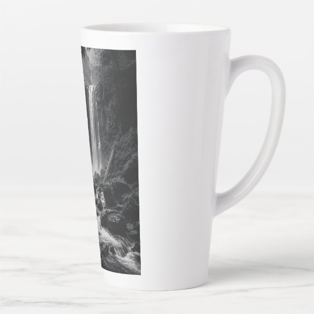 Caneca De Café Latte Coleção Wanderer WO06 – Explorando Cachoeira Ocult (Direita)