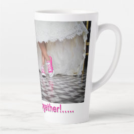 Caneca De Café Latte Confortável Junto Da Lâmina De Amor Latente Por Ed