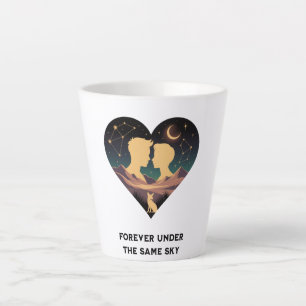 Caneca De Café Latte Coração da História de Amor Cósmico com Amantes e 