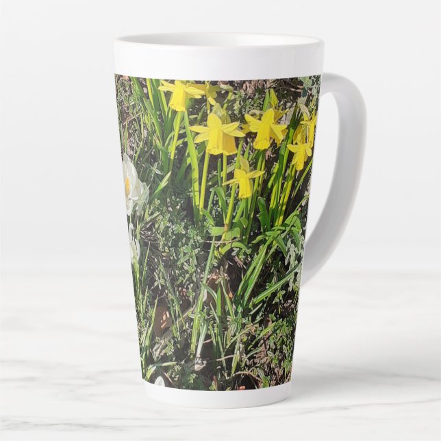 Caneca De Café Latte Daffodils & Crocus Latte Mug (Ângulo direito)